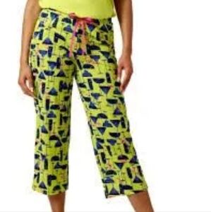 NWT Hue Capris PJ Pants Lounge Elastic Waist Pull-on Cocktails & Fish Medium
